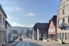 Rue-du-19-Novembre-Vue-depuis-la-place-Jeanne-darc-à-Waldighoffen-Janvier-2022